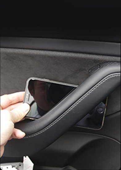 Door without storage box