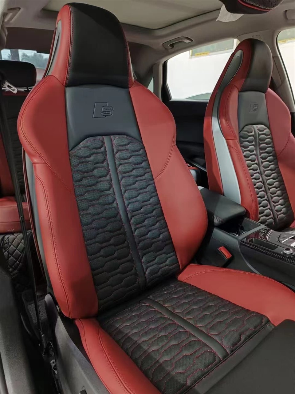 audi red seats